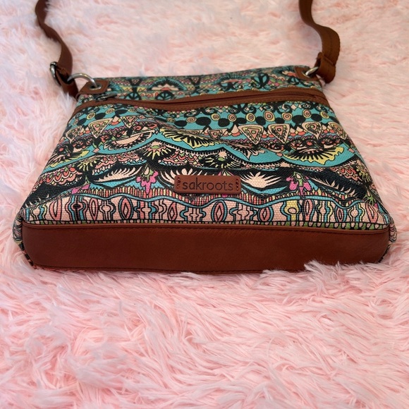 Sakroots Woman’s Hippie Chic Coated Canvas Multicolor Crossbody Bag - Picture 10 of 12